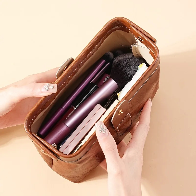 Vintage'owa kosmetyczka z luks – Luxury Skincare Accessories recenzja i cena